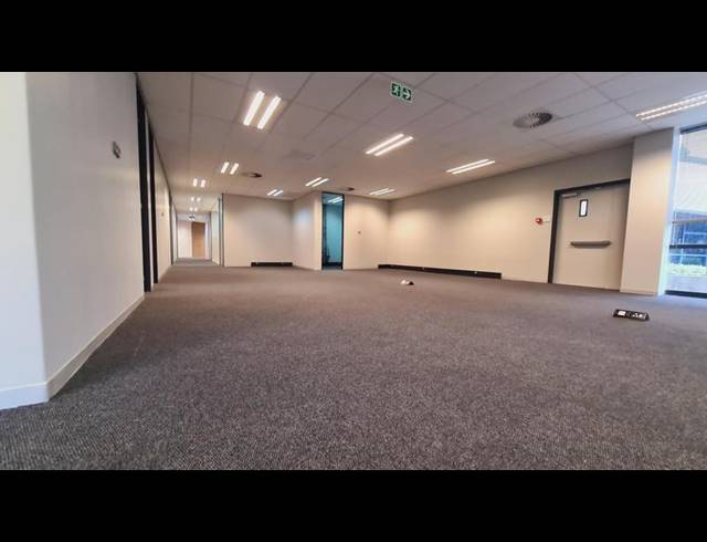BUSINESS PROPERTY TO RENT IN MENLYN
